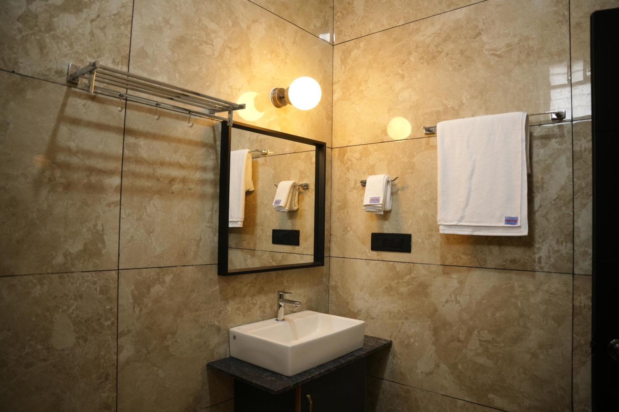 Sarvam Residency Hotel Sagar  Luaran gambar