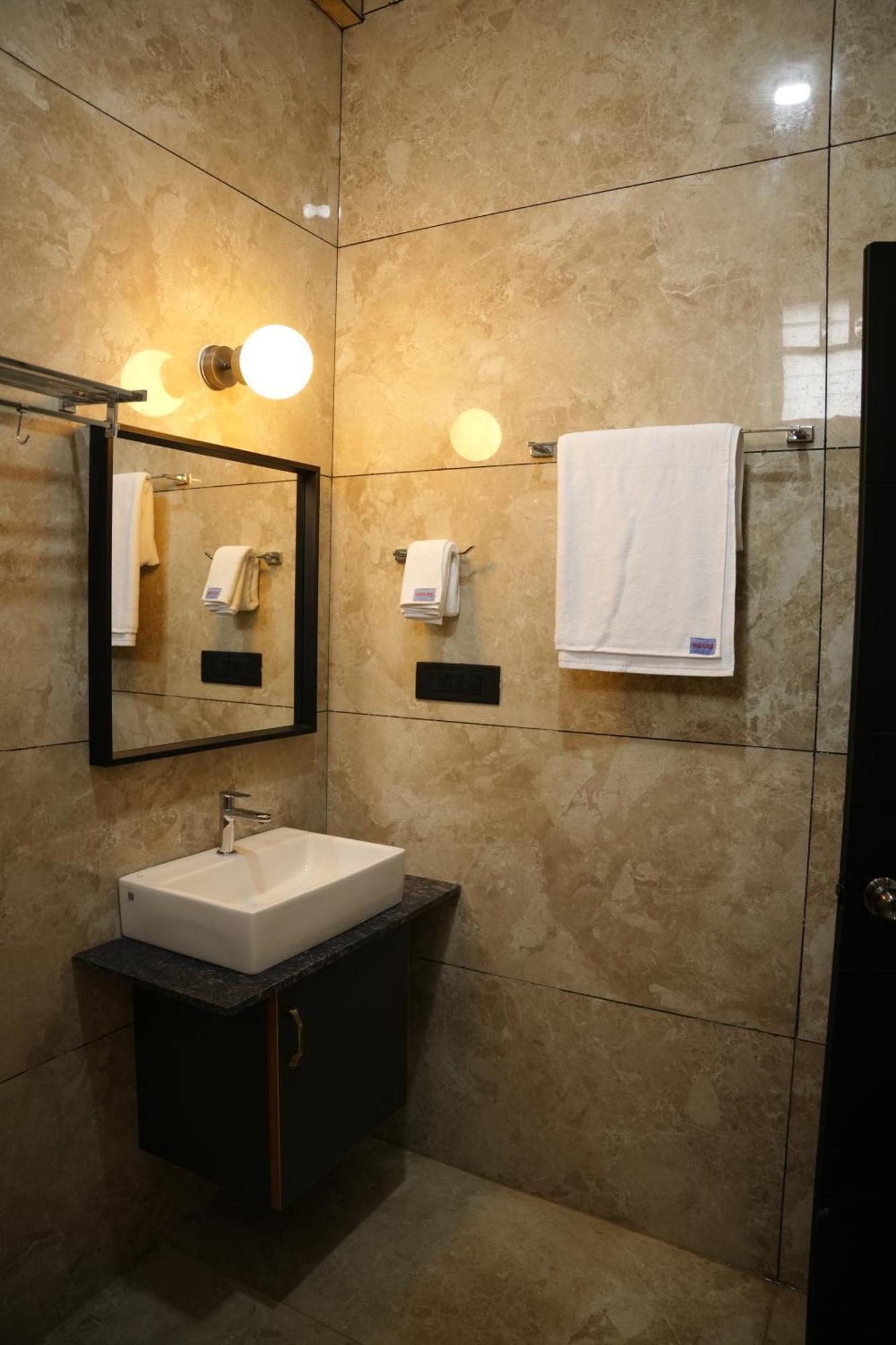 Sarvam Residency Hotel Sagar  Luaran gambar